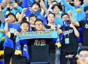 爱游戏ayx平台-塔图姆回归首秀大放异彩，C罗主场球迷高呼名字